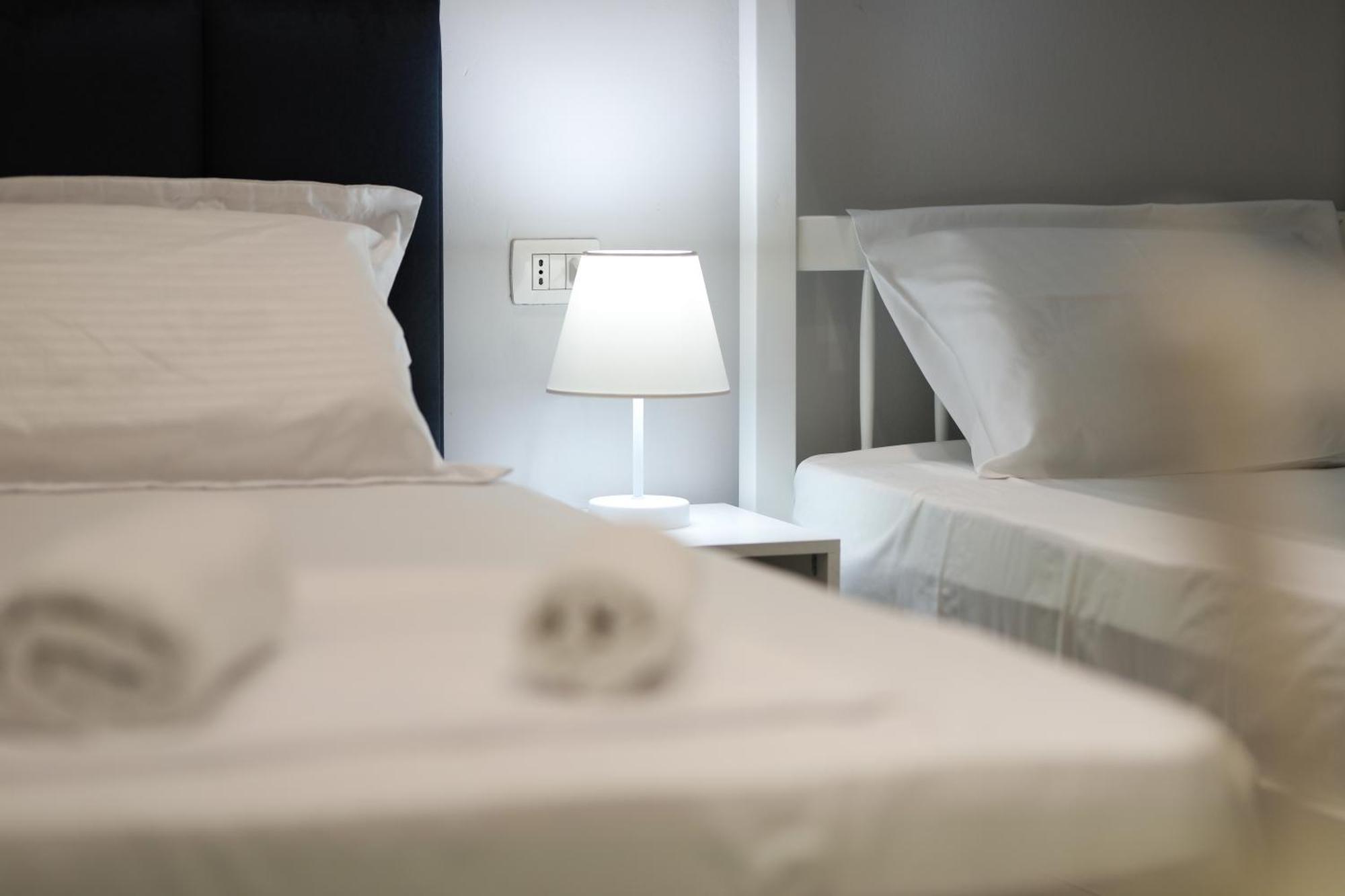 Vila Feliz - Premium Rooms With Free Private Parking วญอเรอ ภายนอก รูปภาพ