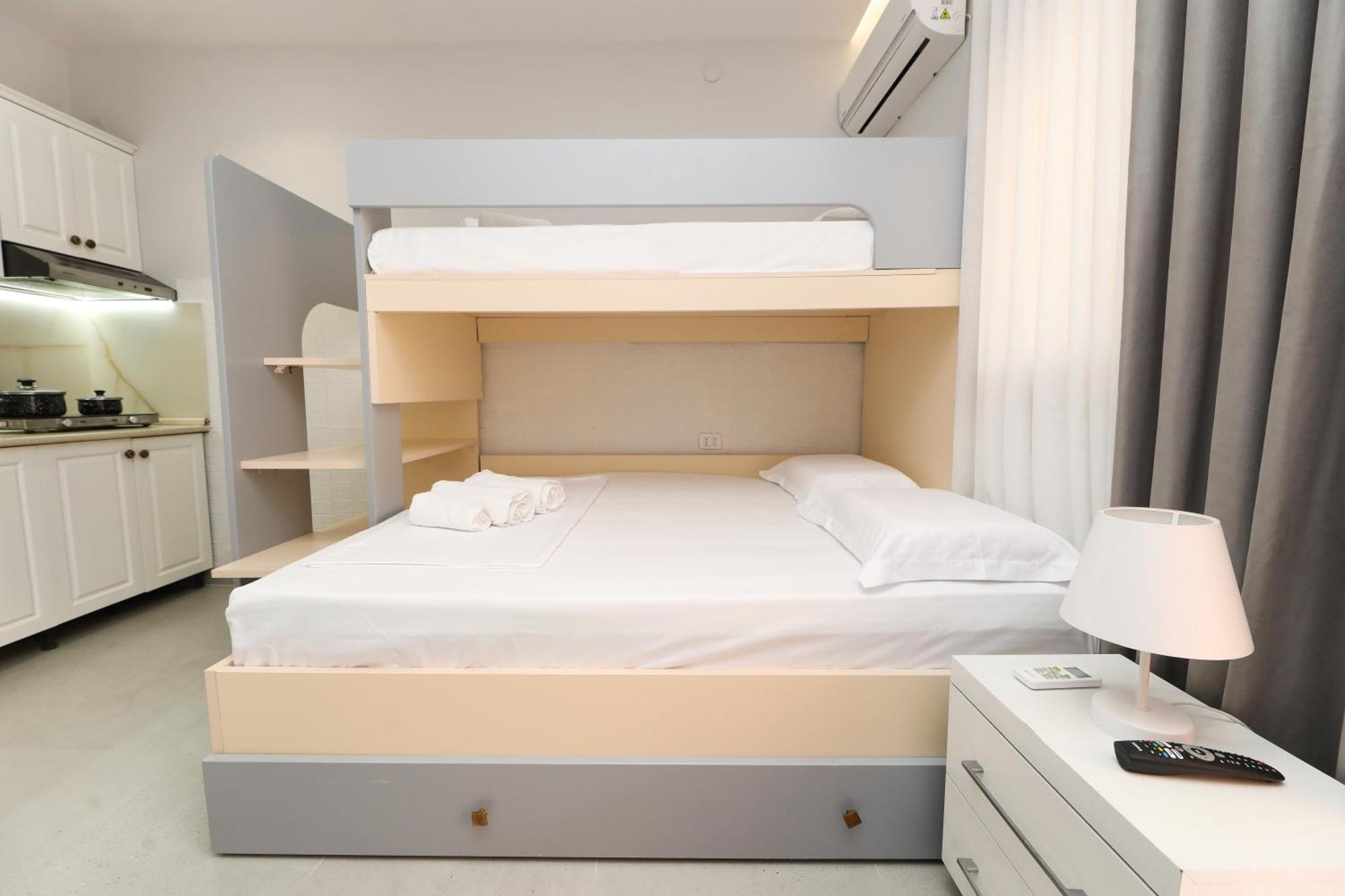 Vila Feliz - Premium Rooms With Free Private Parking วญอเรอ ภายนอก รูปภาพ