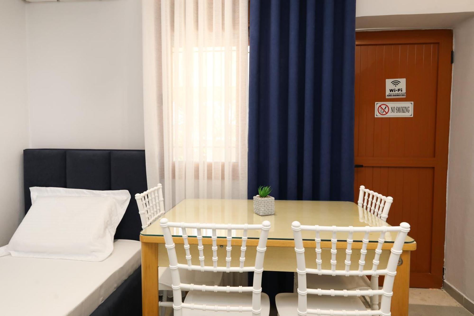 Vila Feliz - Premium Rooms With Free Private Parking วญอเรอ ภายนอก รูปภาพ