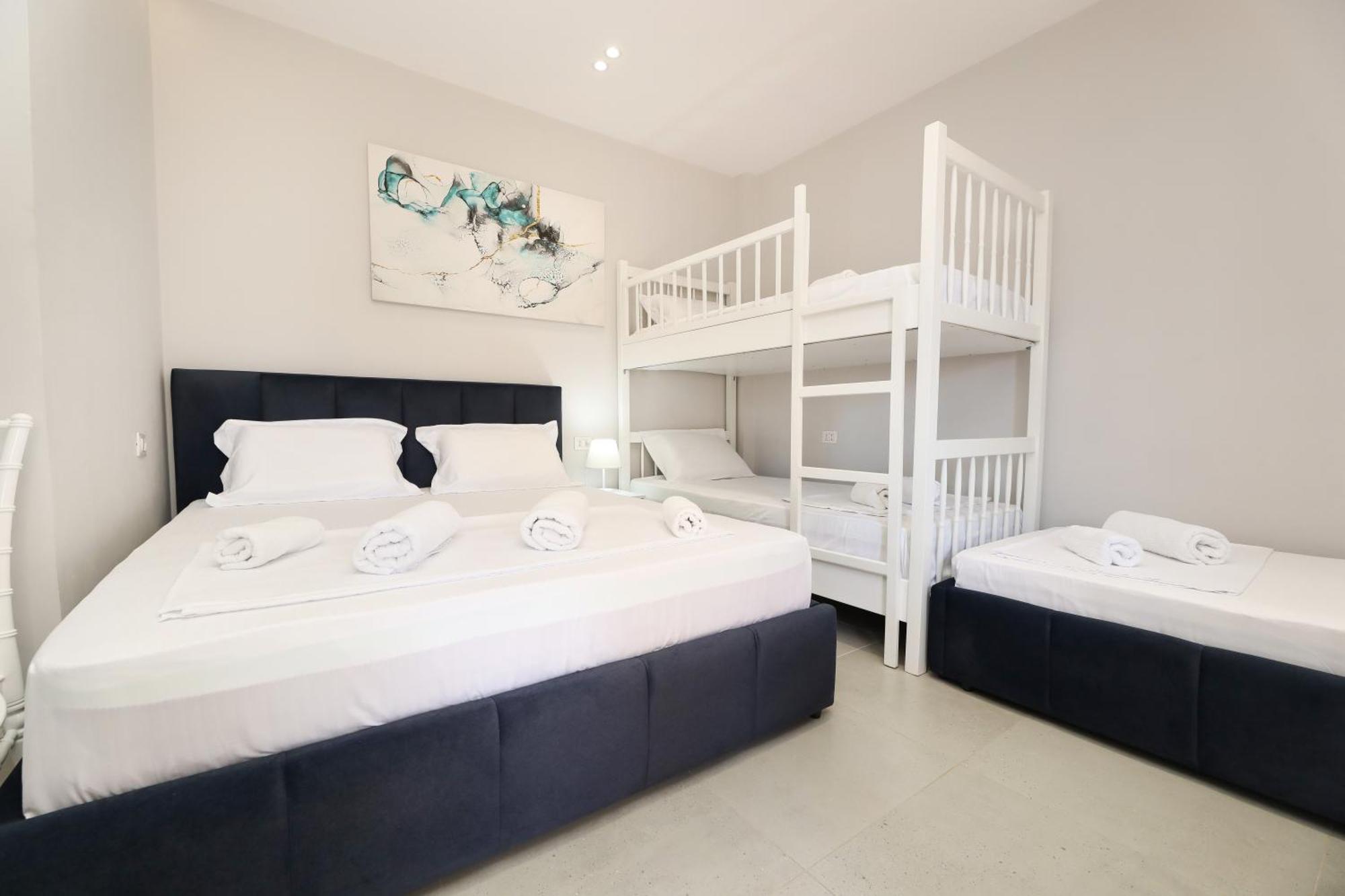 Vila Feliz - Premium Rooms With Free Private Parking วญอเรอ ภายนอก รูปภาพ