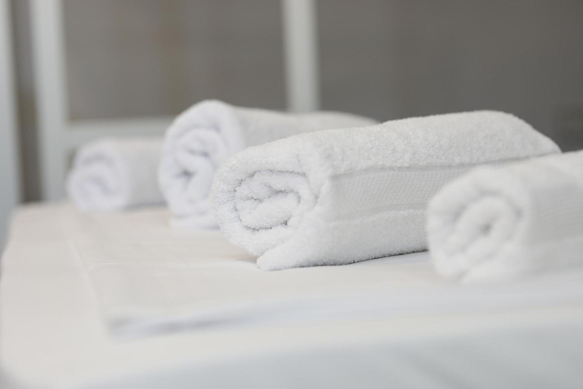 Vila Feliz - Premium Rooms With Free Private Parking วญอเรอ ภายนอก รูปภาพ