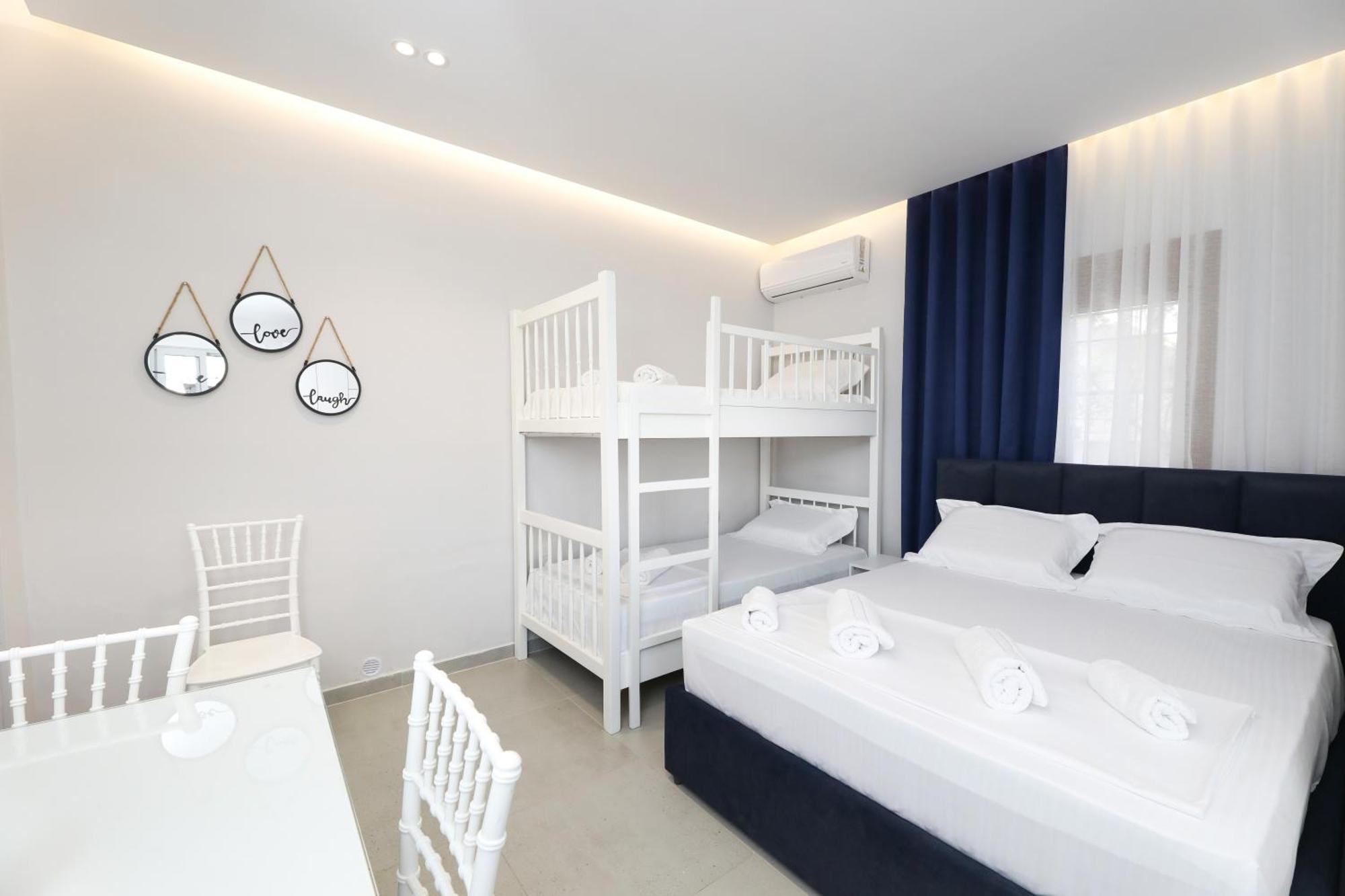 Vila Feliz - Premium Rooms With Free Private Parking วญอเรอ ภายนอก รูปภาพ
